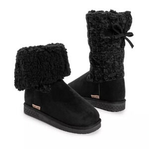 MUK LUKS BLACK FOLD OVER TALL BOOT
Cable Knit Winter Women’s size 7